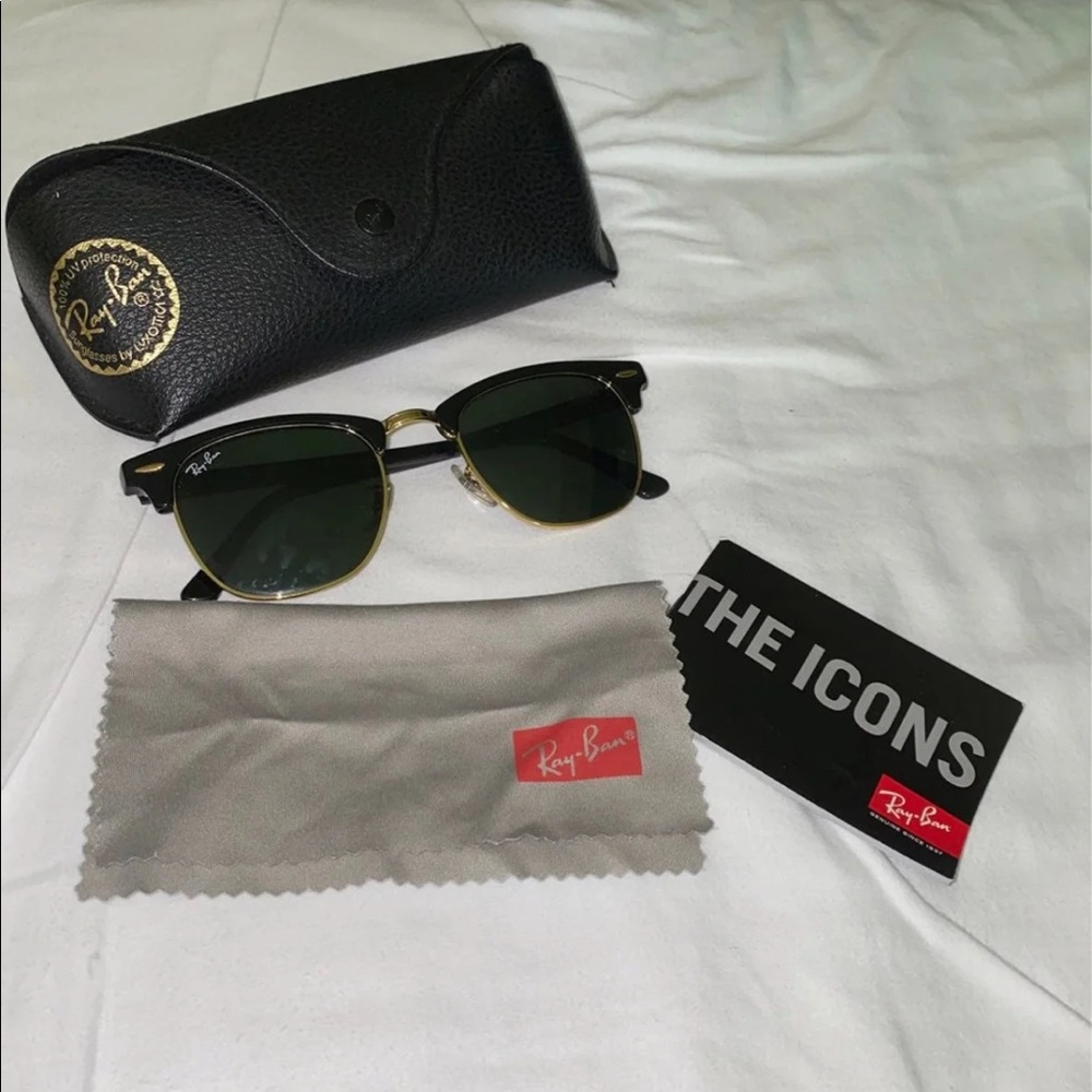 LIKE NEW UNISEX CLASSIC RAY-BANS